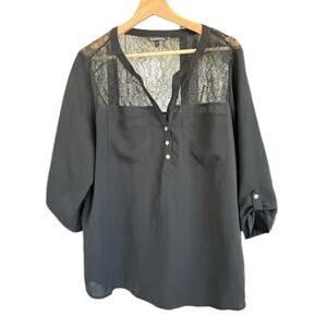 EXPRESS Black Top with Lace Trim Women’s Size Large